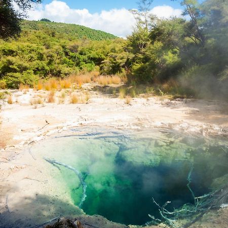 Tokaanu Lodge Motel ตูรางี ภายนอก รูปภาพ