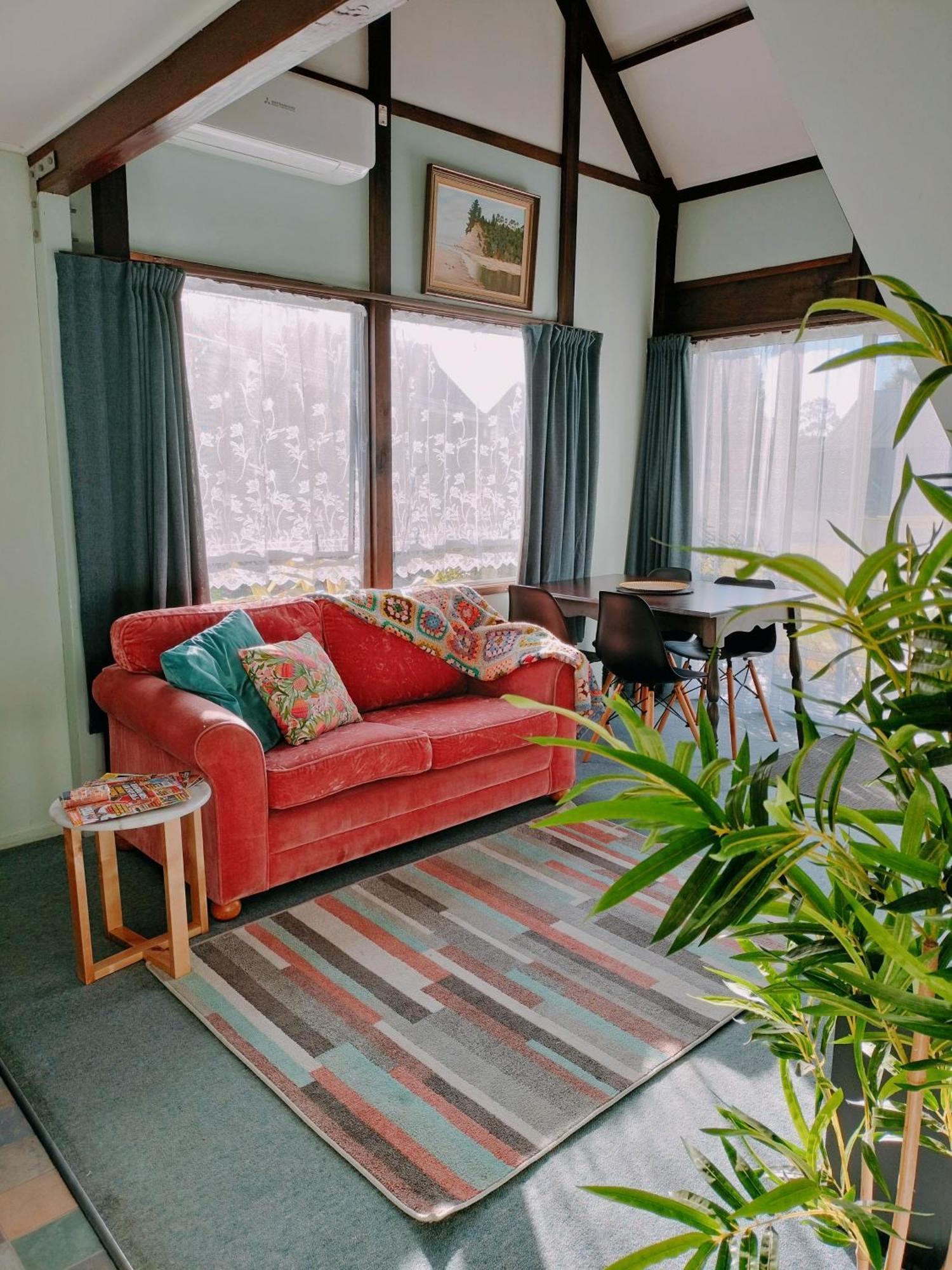 Tokaanu Lodge Motel ตูรางี ภายนอก รูปภาพ