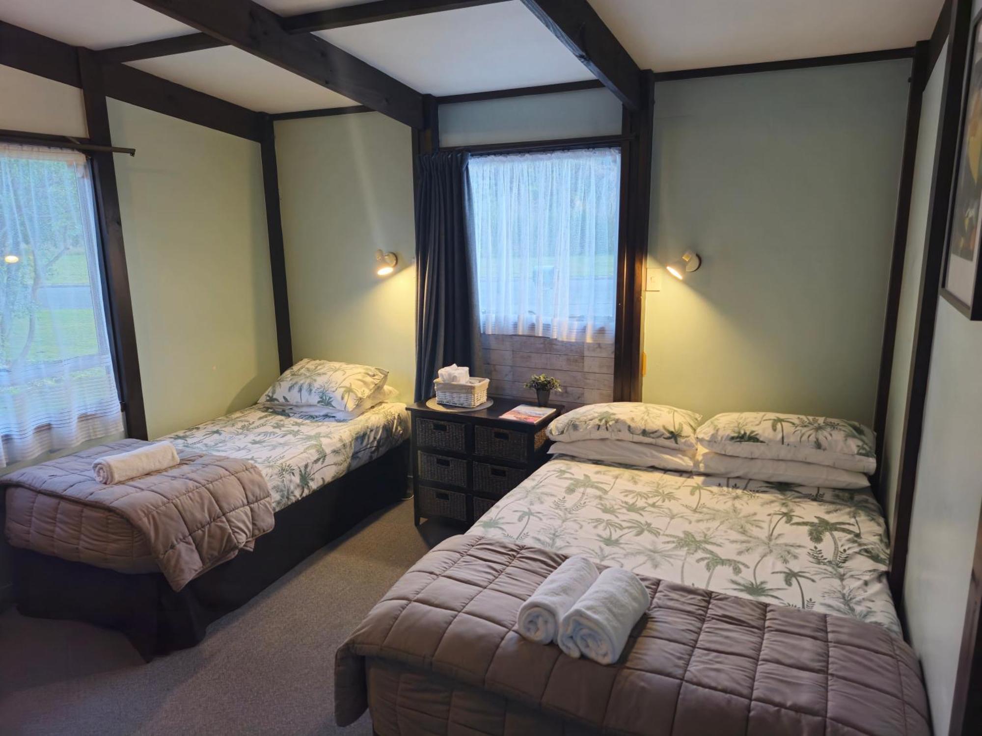 Tokaanu Lodge Motel ตูรางี ภายนอก รูปภาพ